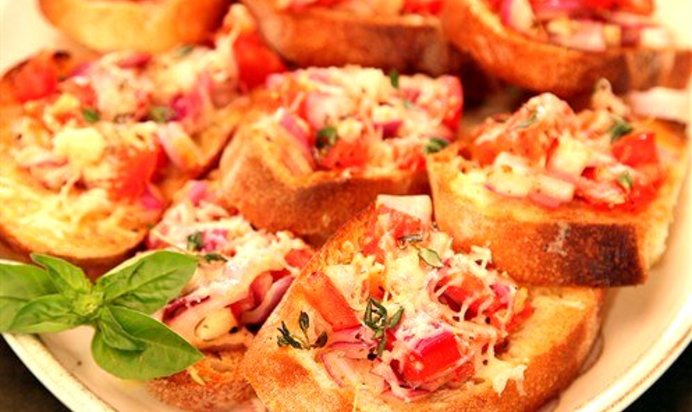 Брускетта классическая и с грибами