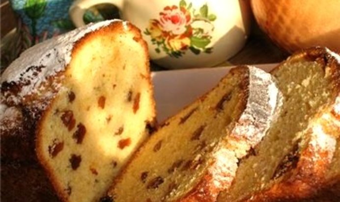 Кекс в хлебопечке с изюмом