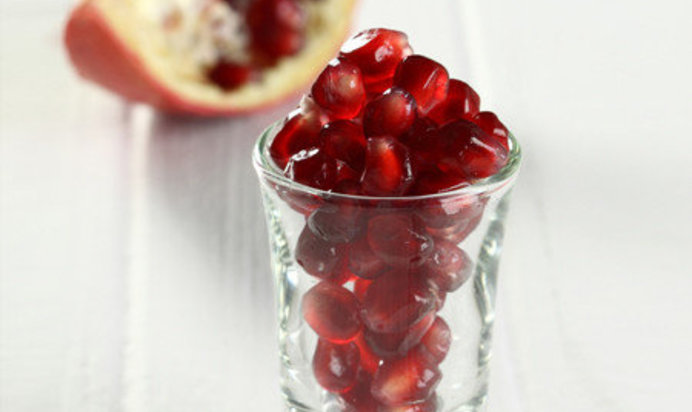 Гранатовый напиток с пряностями