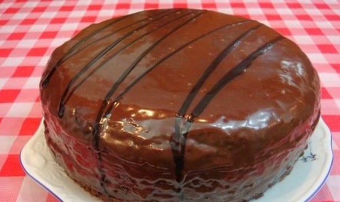Торт шоколадный с вареной сгущенкой в мультиварке