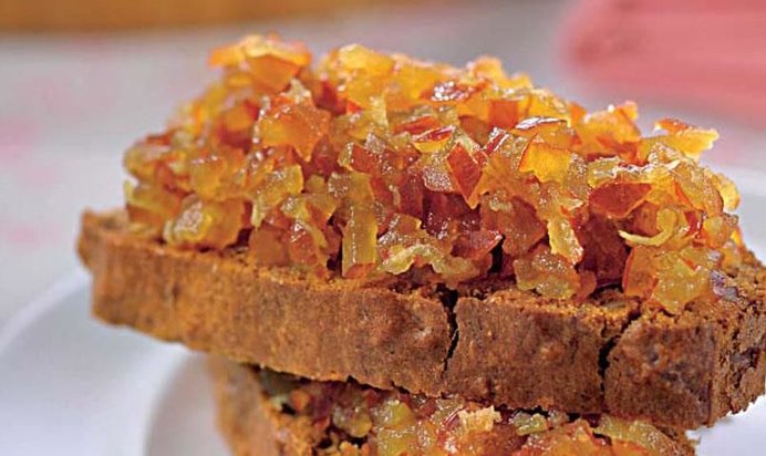 Банановый хлеб с финиковым чатни