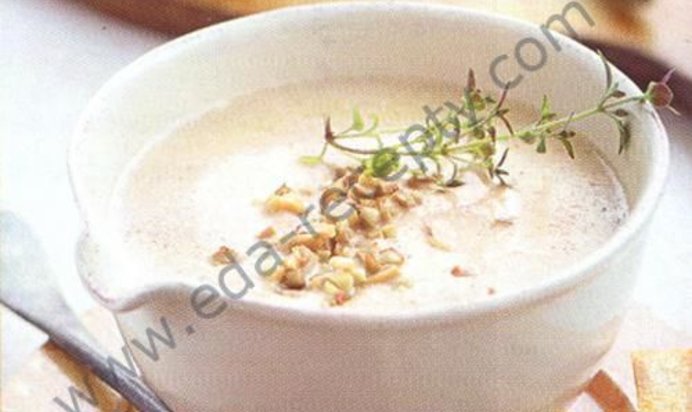 Грибной крем-суп с чесночными гренками