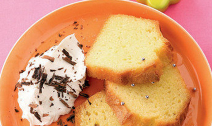 Кекс с соусом лимончелло