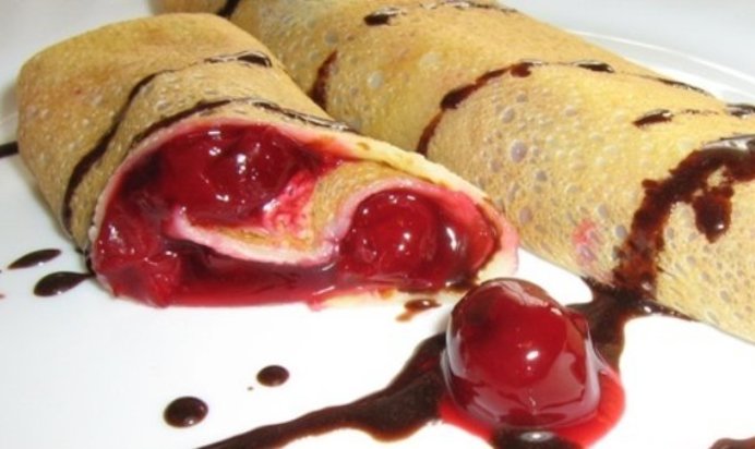 Блины с вишней