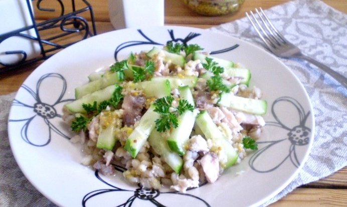 Салат к макаронам