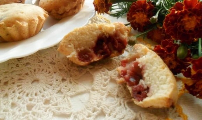 Маффины с вишней