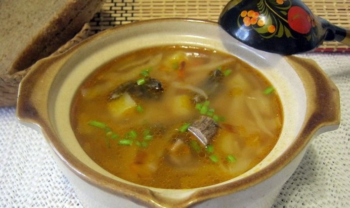 Постные щи с сушеными грибами