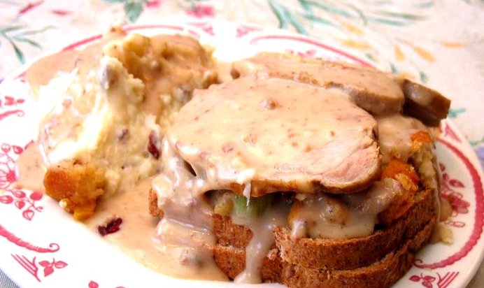 Горячий бутерброд со свининой