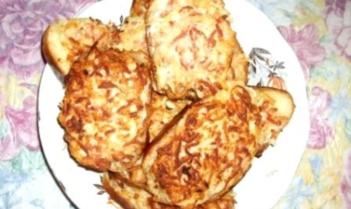 Бутерброды с колбасой и картошкой