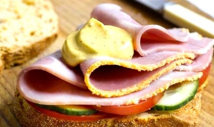Бутерброд с ветчиной
