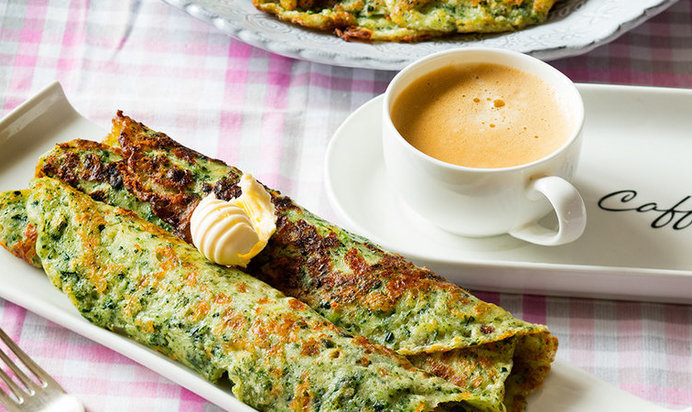 Блинчики со шпинатом и сыром