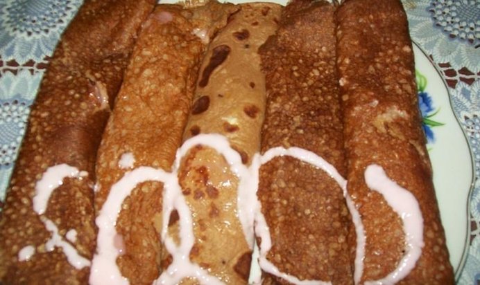 Блинчики с ягодным соусом