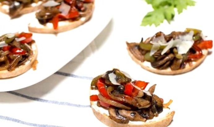 Бутерброды с грибами и перцем