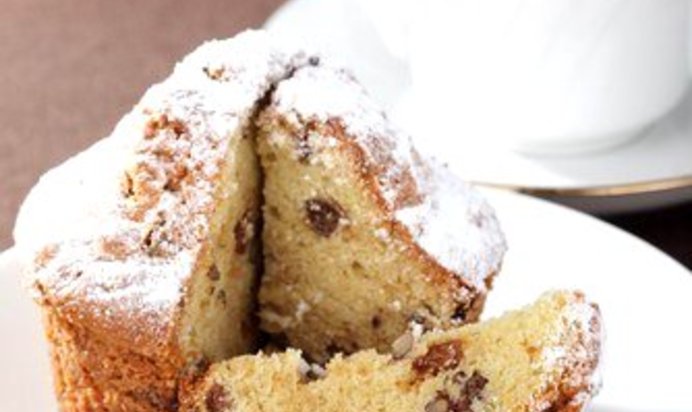 Банановые маффины с шоколадными чипсами и грецкими орехами