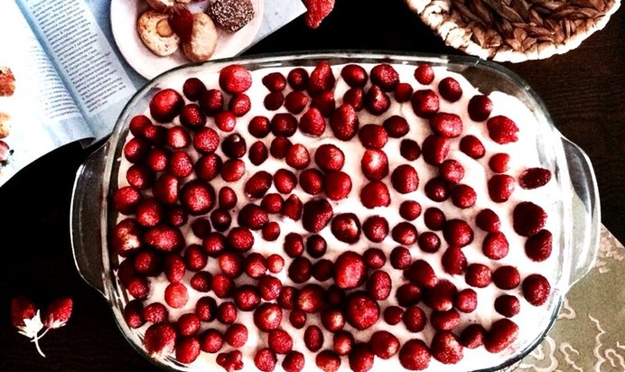 Десерт летний с клубникой, апельсином и зефиром «Лайма»