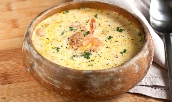 Сырный суп с морковью и креветками