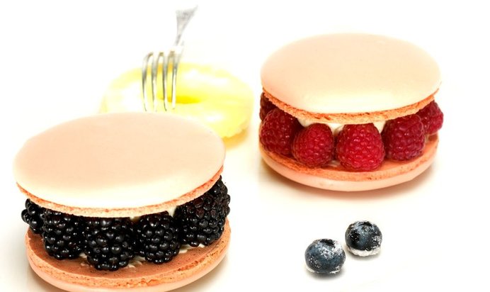 Персональные пирожные макарон