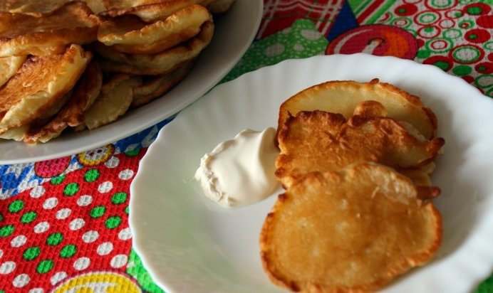 Заварные дрожжевые оладьи на молоке