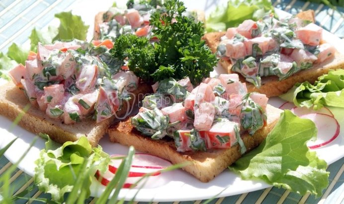 Бутерброды с помидорами