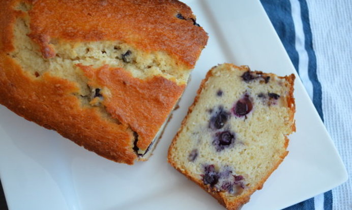 Лимонный кекс с черникой