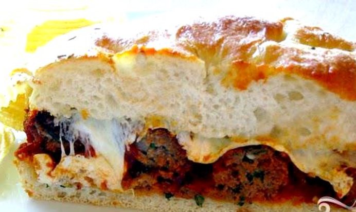 Сэндвич с фрикадельками