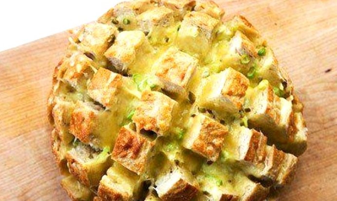 Хлеб с сыром в духовке