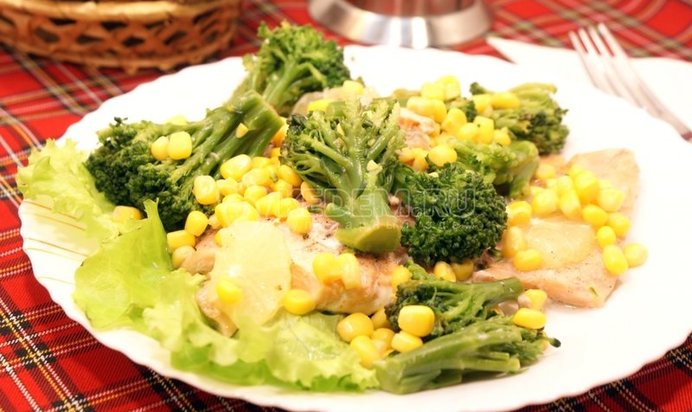 Морковный торт со сливочным сыром и орехами пекан