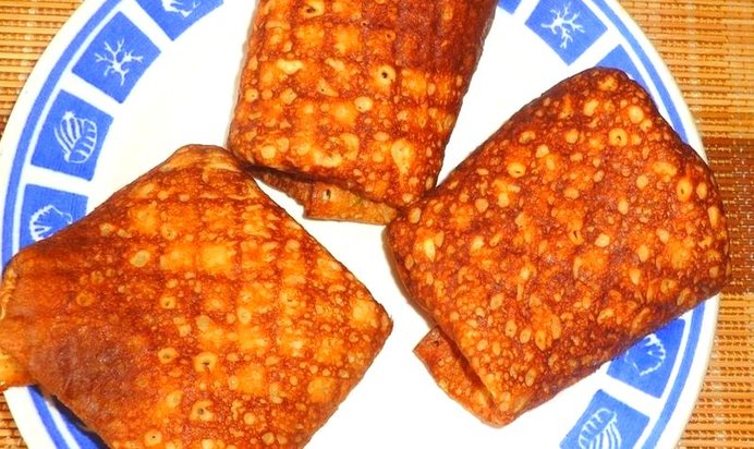 Блины с печенью и красным рисом