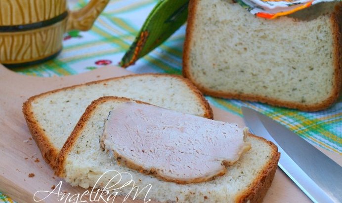 Пшеничный хлеб с сухой петрушкой в хлебопечке