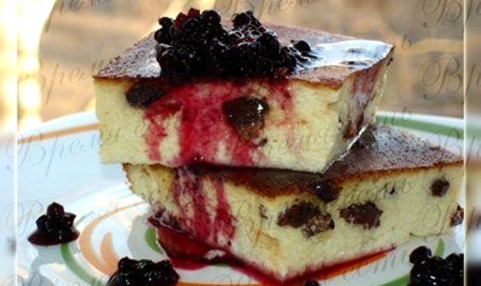 Запеканка творожная с ежевикой