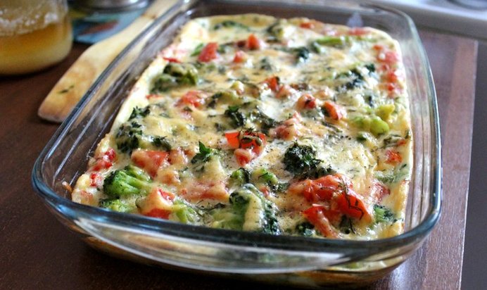 Запеканка с брокколи и помидорами