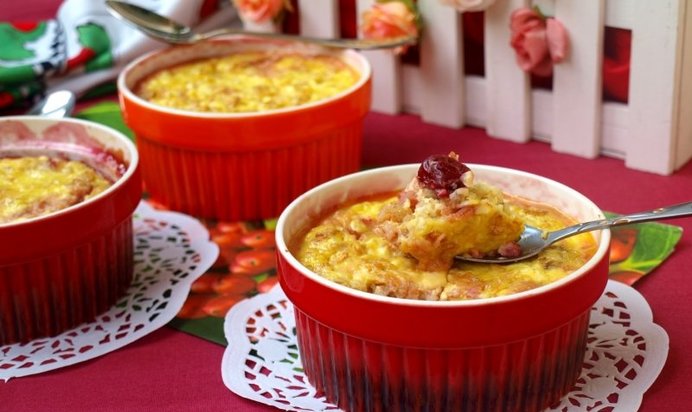 Творожно-овсяная запеканка с вишней