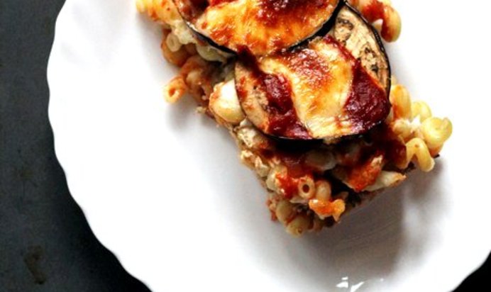 Запеканка c помидорами, баклажанами и сыром