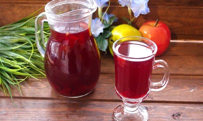 Компот из вишни и яблок