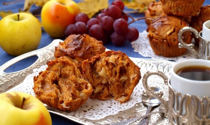 Карамельные кексы с яблоками