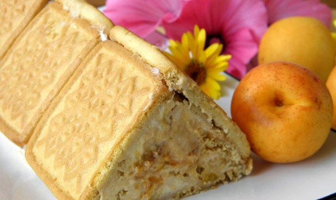 Торт из печенья без выпечки