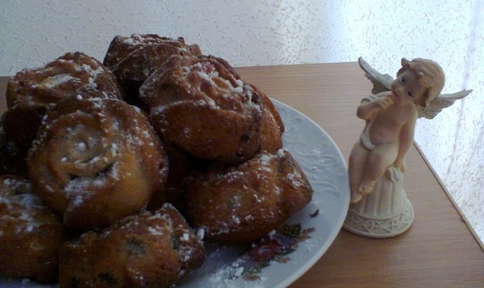 Йогуртовые кексы с изюмом