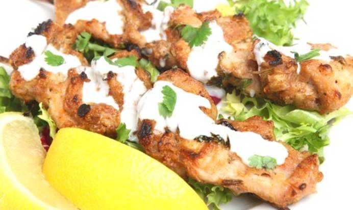 Бараньи шашлыки в марокканских специях с йогуртово-мятным соусом