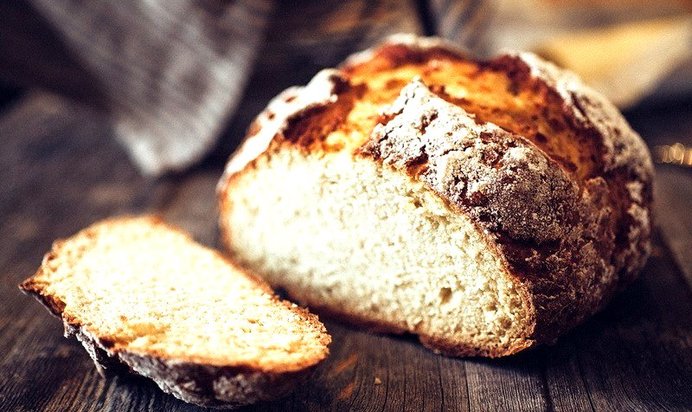 Ирландский содовый хлеб в чугунной сковороде