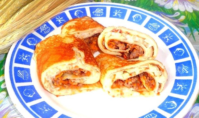 Рулетики из блинов с мясом и капустой