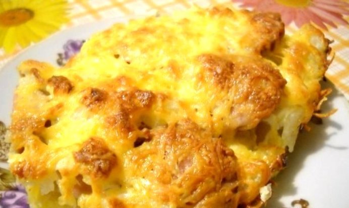 Картофельная запеканка с сардельками