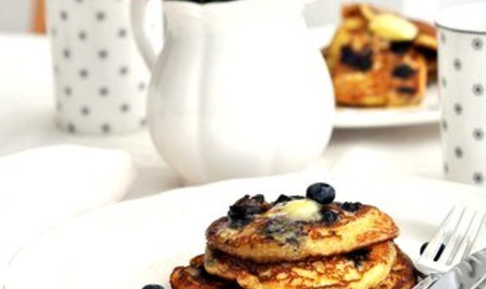 Блинчики с черникой и орехами