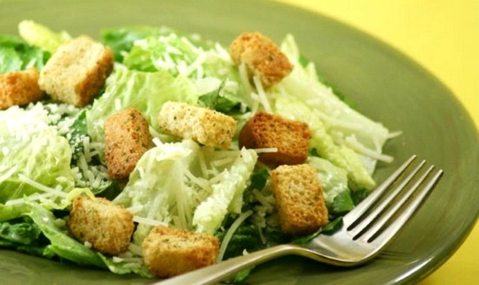 Салат Цезарь с капустой