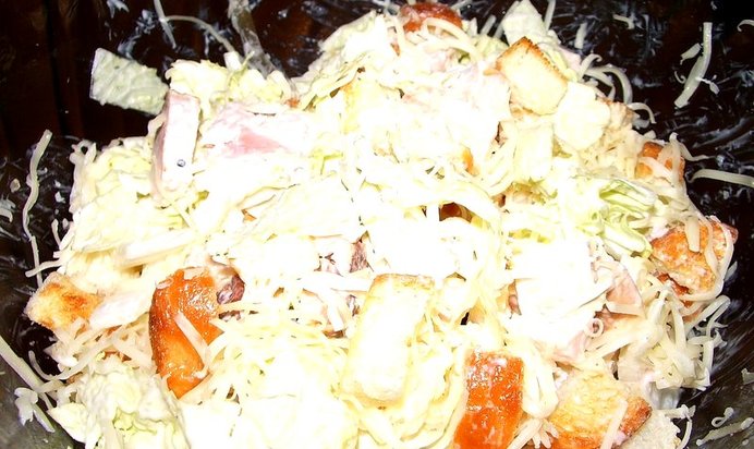 Салат Малибу с копченой курицей