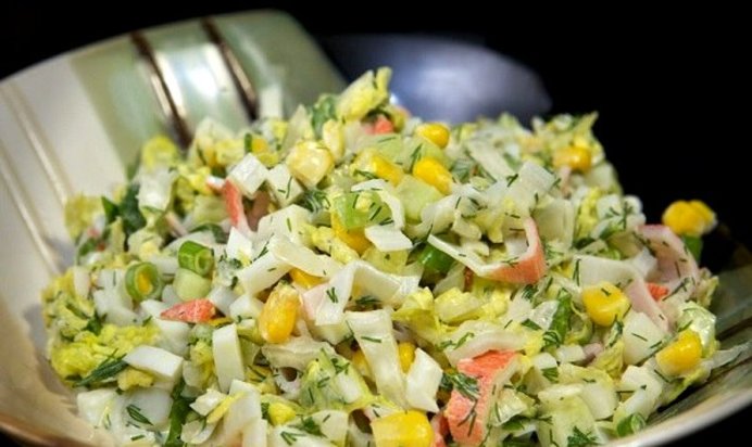 Крабовый салат с огурцом без риса