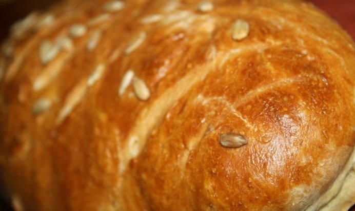 Медовый хлеб с отрубями и семечками подсолнечника