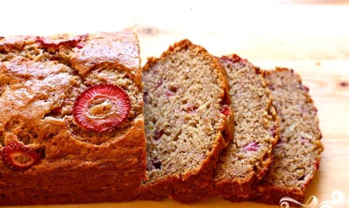 Бананово-клубничный хлеб