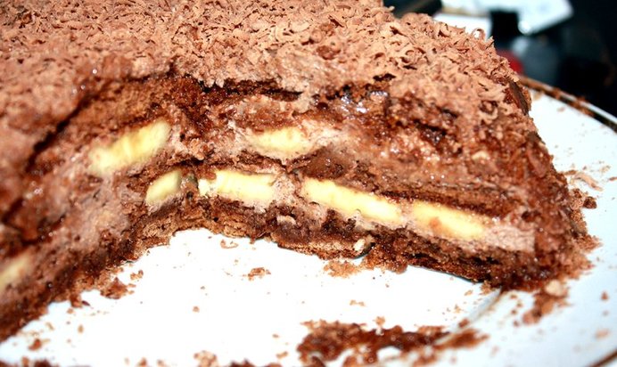 Шоколадно-банановый торт из пряников