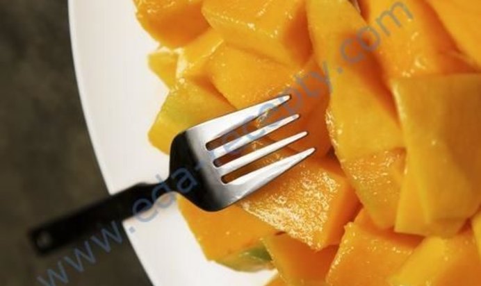 Манго в имбирно-мятном сиропе