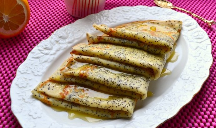 Маковые блины с цедрой лимона